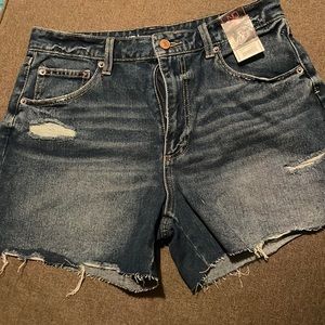 NWT No Boundaries High Rise Destructed MIDI Shorts size 11